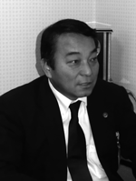 山室公男氏